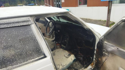 Acil servis önüne park edilen otomobil yandı (18 Kasım 2023)