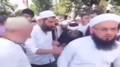 Cübbeli Ahmet Hoca'nın korumaları ile yürüdüğü video gündem oldu