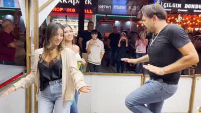 Bu kez 'Çılgın dondurmacı' çıldırdı. Herkesin diline düştü