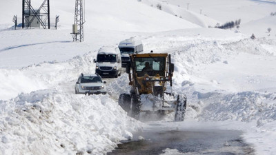 Doğu'da 261 yerleşim yerine ulaşım sağlanamıyor
