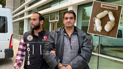 Prezervatiflerin içine saklamış! Narkotik polisi çantasında fark etti