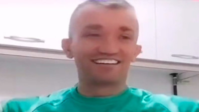 Muslera'ya benzediği için TikTok'ta canlı yayın açıp para kazandı!