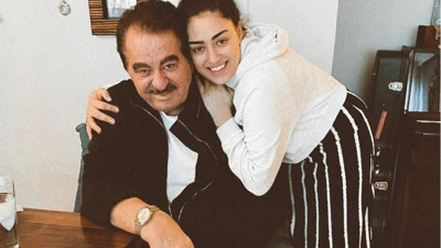 Dilan Çıtak Tatlıses annesinin fotoğrafını paylaştı. İbrahim Tatlıses'in kızı olduğu yıllar sonra ortaya çıkmıştı