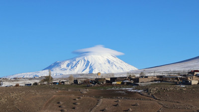Ağrı Dağı'nın zirvesinde şaşırtan görüntü