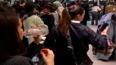 Black Friday çılgınlığı! Kampanyanın başlamasına saatler kala kuyruklar oluşmaya başladı