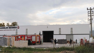 Üzerine mermer blok düşen işçi öldü