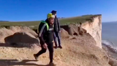 Yamaç paraşütü yapıp eğlenmek isterken canından oldu