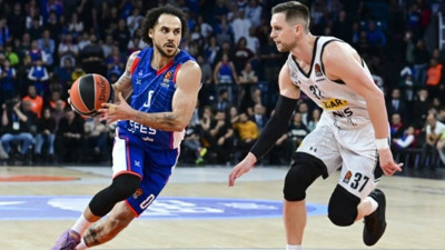 Larkin attıkça attı Anadolu Efes Partizan'ı yıktı