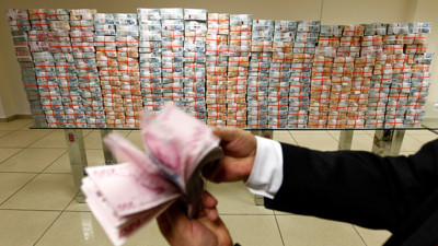 Parası olanlar dikkat bankalar yarışa girdi. 100 bin liranın getirisi uçtu