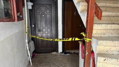 Tartıştığı eşini 4 çocuğunun gözü önünde katletti