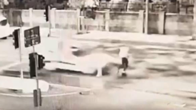 Ümraniye’de polise çarpıp kaçan sürücü kamerada