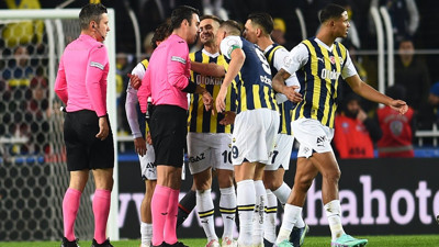 Ahmet Çakar'dan korkunç VAR iddiası: Maçı Karagümrük'ten alıp Fenerbahçe'ye verdiler