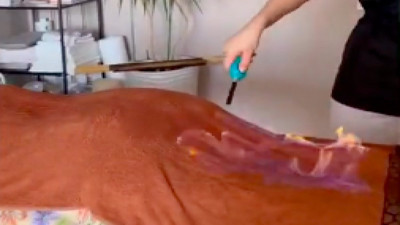 Alternatif tıp dediler, organları ısıtmak için ateşe verdiler