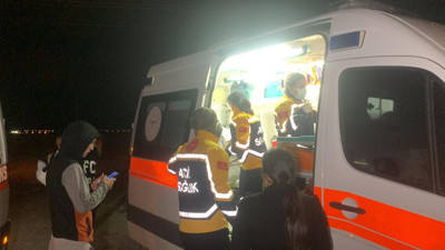 Gece yarısı çıkan apartman yangınında 3 kişi dumandan etkilendi