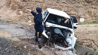 Siirt’te otomobil su kanalına uçtu: 5 yaralı