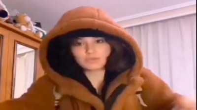 Sosyal medya kullanıcısı bir genç kızın "Bir tek ben mi üşüyorum" isyanı