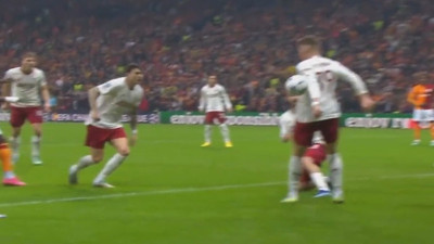 Galatasaray'ı çıldırtan pozisyon!