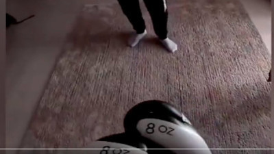 Kardeşinin TikTok hesabı olduğunu öğrendi, boks eldivenleriyle dövdü