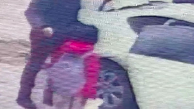 Gündüz vakti küçük çocuğu kandırıp kaçırmaya çalıştı