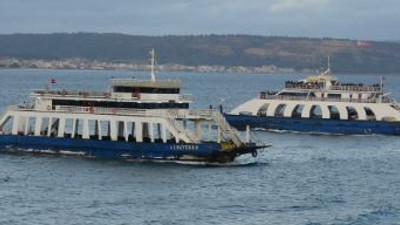 Feribot seferleri fırtına nedeniyle iptal edildi