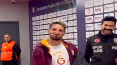 Galatasaraylı oyuncu Mertens'ten polisin bıyığına övgü