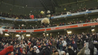 Lille taraftarı Beşiktaş'ı taklit etti. Fransa'yı büyüledi