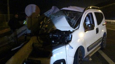 Bariyer araca mızrak gibi girdi