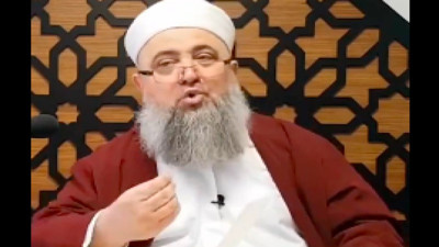 "Bir kadın koku sürünüp sokağa çıkarsa zina etmiş sayılır" diyen hoca, pes dedirtti...