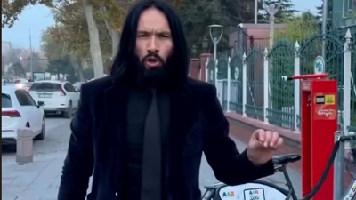 Konyalı John Wick Konya'yı tanıttı. Görüntüleri sosyal medyada viral oldu