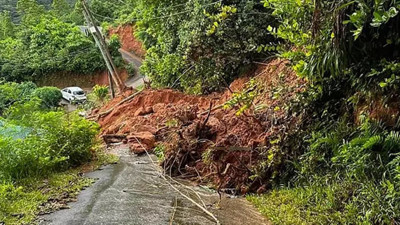 Seyşeller'de OHAL ilan edildi. Aynı gün hem patlama hem sel yaşadılar