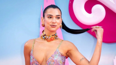 Sevgilisinden ayrılan Dua Lipa telefon numarasını paylaştı