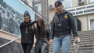 Sosyal medya fenomeni Gizem Bağdaçiçek’e müstehcenlik gözaltısı. Ters kelepçe takıldı