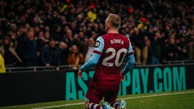 West Ham United Londra derbisinde geriden geldi. Tottenham'ı mahvetti. Mirza Şeker yazdı