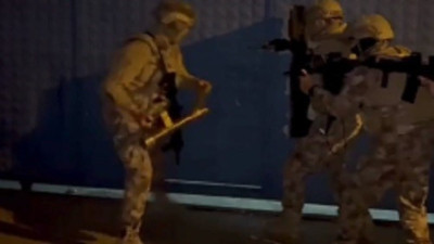 İzmir'de zehir tacirlerine operasyon. 49 torbacı yakalandı