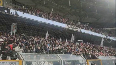 Beşiktaş tribünlerinden bir anda yayıldı. Tüm stat o ismi haykırdı