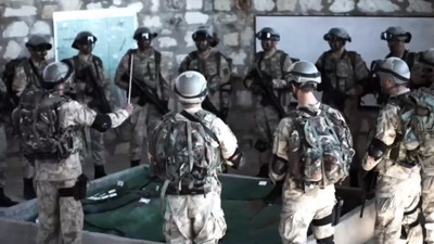 Mağaralar tek tek imha edildi. 12 ilde yapılan 'Kahramanlar-33' operasyonu nefesleri kesti