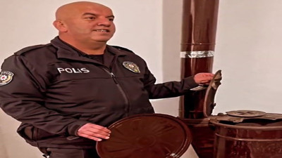 Yardımsever polis memuru ihtiyaç sahibi bir ailenin daha yüzünü güldürdü