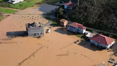 Sakarya’da nehir taştı. Tarım arazileri sular altında kaldı