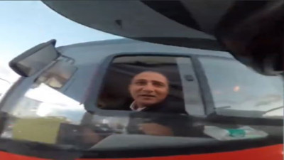 Trafikte otobüs şoförü ile motorcu arasında diyalog gündem oldu