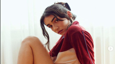 Hazar Ergüçlü'den sosyal medyayı sallayan cesur pozları olay oldu