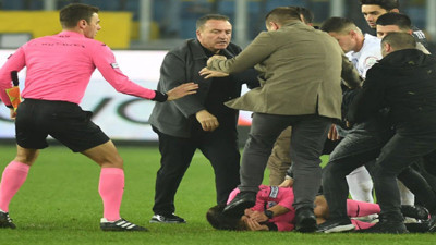 Hakeme yumruk atan Ankaragücü Başkanı Faruk Koca konuştu: Beynim attı, gözüm karardı. Ne yaptığımı hatırlamıyorum