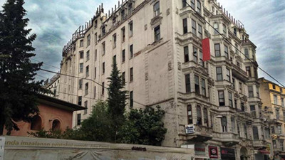 Ünlü paşanın binası icradan satılık. İstiklal Caddesi'nin gözde binası