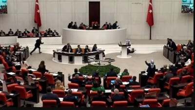 Kürsüde baygınlık geçirip düşen milletvekiline AKP sıralarından böyle denildi. Allah’ın gazabı böyle olur