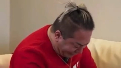 Murat Övüç’ün hipnoz videosu sosyal medyayı fena gerdi. Parmaklarını altı saydı