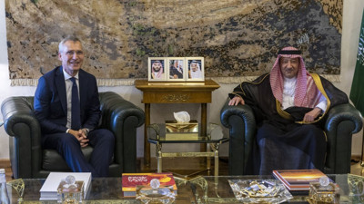 NATO Genel Sekreteri Stoltenberg Suudi Arabistan’a gitti