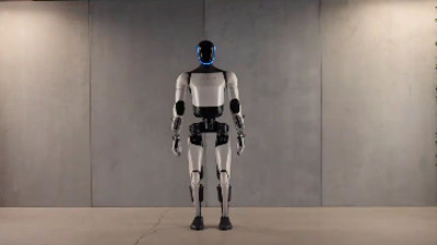 Tesla'da İnsana Benzeyen Yeni Robot Sahneye Çıktı