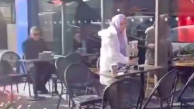 Yine bir Starbucks protestosu: "Bak bir de kapalı olacaksın, süslü kapalı seni."