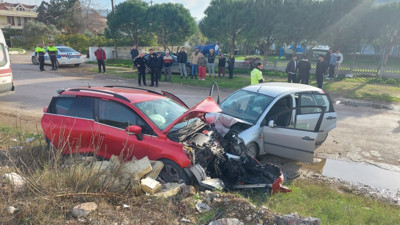 Bandırmada trafik kazası 8 yaralı