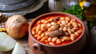 Bu yöntemle kuru fasulye ilk günkü tazeliğini koruyor. İşte anneleri kurtaracak tüyo