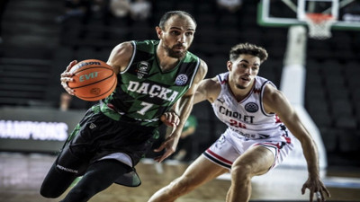 Darüşşafaka'dan ayrıldı Anadolu Efes'e katıldı